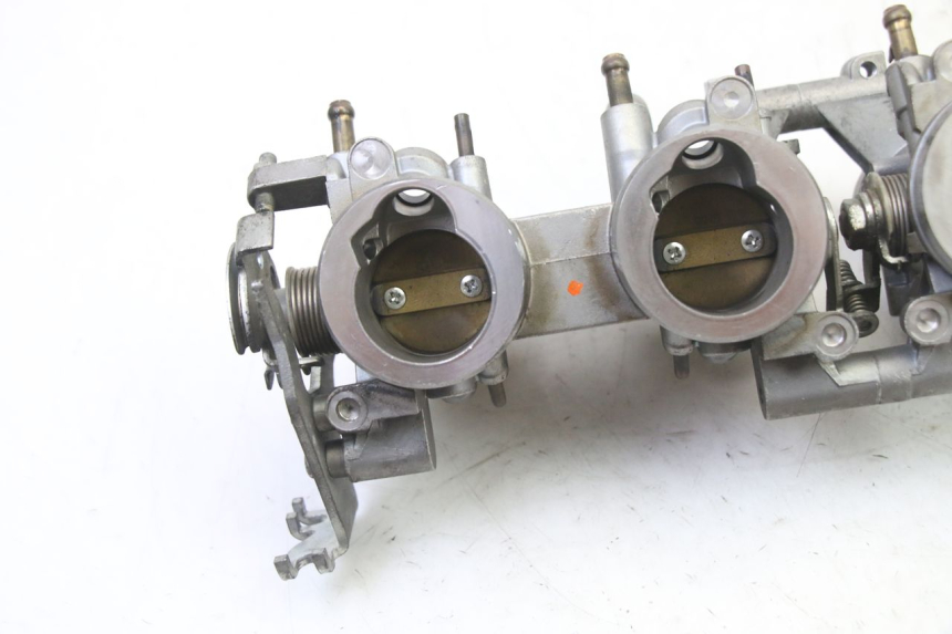 photo de EINSPRITZANLAGE YAMAHA XJ6 ABS 600 (2008 - 2016) - Detailansicht des Bauteils