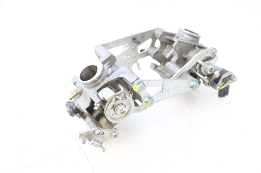 photo de EINSPRITZANLAGE HONDA XLV VARADERO 125 (2007 - 2012) - Weitere Ansicht des Artikels