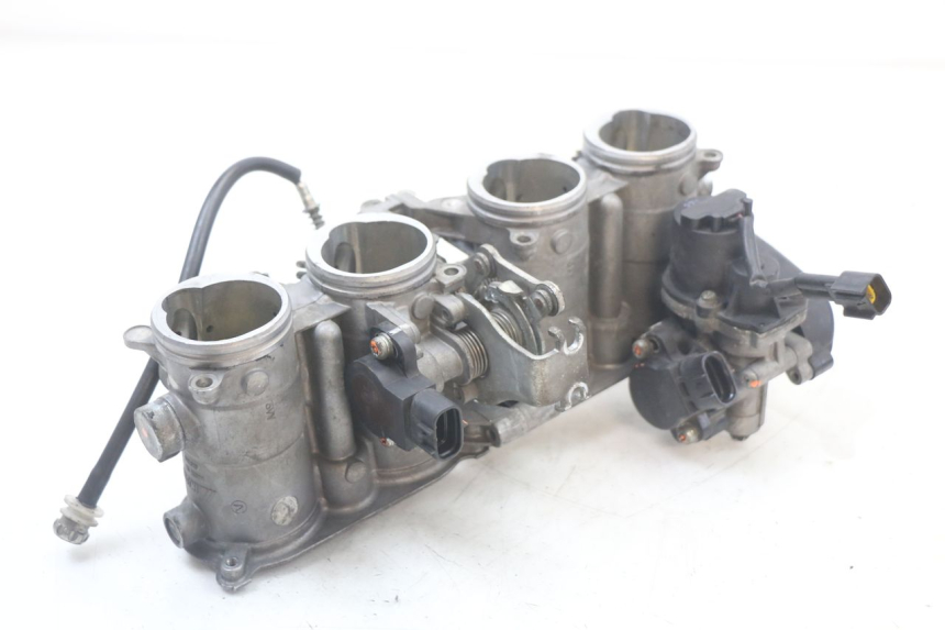 photo de EINSPRITZANLAGE YAMAHA FZ1 FAZER 1000 (2007 - 2009) - Alternative Perspektive