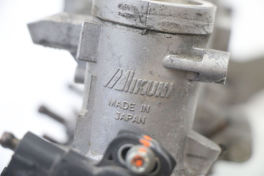 photo de EINSPRITZANLAGE YAMAHA XJ6 600 (2008 - 2016) - Hochauflösende Nahaufnahme