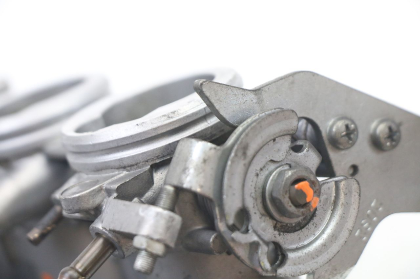 photo de EINSPRITZANLAGE YAMAHA XJ6 600 (2008 - 2016) - Detaillierte Sichtprüfung