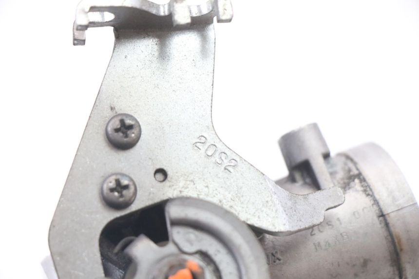 photo de EINSPRITZANLAGE YAMAHA XJ6 600 (2008 - 2016) - Fokus auf die Struktur