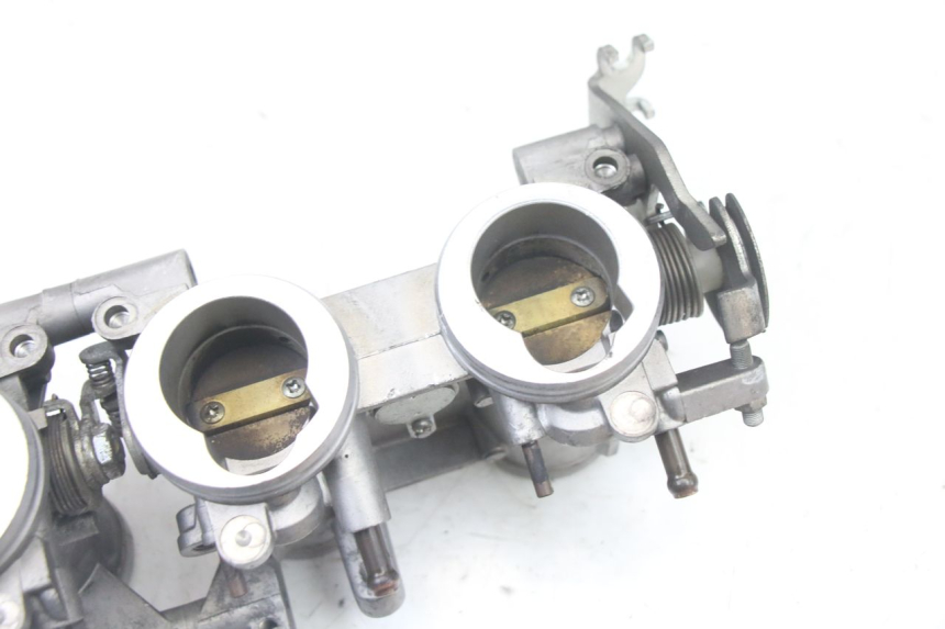 photo de EINSPRITZANLAGE YAMAHA XJ6 600 (2008 - 2016) - Zoom auf Gebrauchszustand