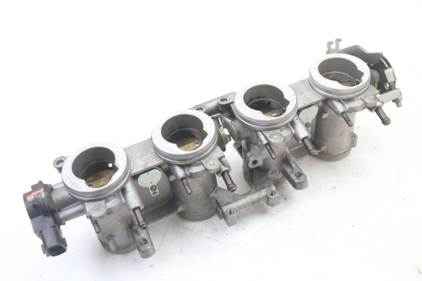 photo de EINSPRITZANLAGE YAMAHA XJ6 600 (2008 - 2016) - Alternative Perspektive