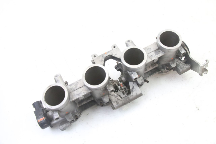 photo de EINSPRITZANLAGE YAMAHA XJ6 600 (2008 - 2016) - Details der Befestigungspunkte