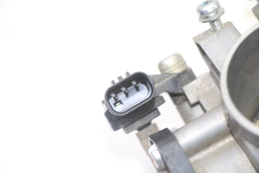 photo de EINSPRITZANLAGE YAMAHA YZ-F YZF 250 (2014 - 2018) - Detailansicht des Bauteils