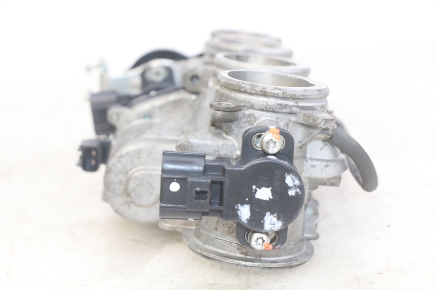 photo de INJECTION YAMAHA YZF R1 1000 (2007 - 2008) - Weitere Ansicht des Artikels