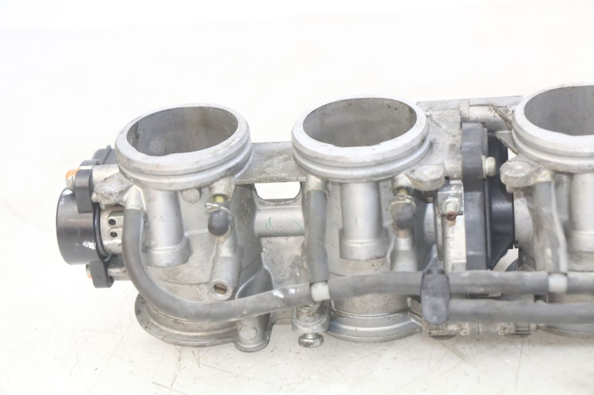 photo de INJECTION YAMAHA YZF R1 1000 (2007 - 2008) - Zoom auf Komponenten