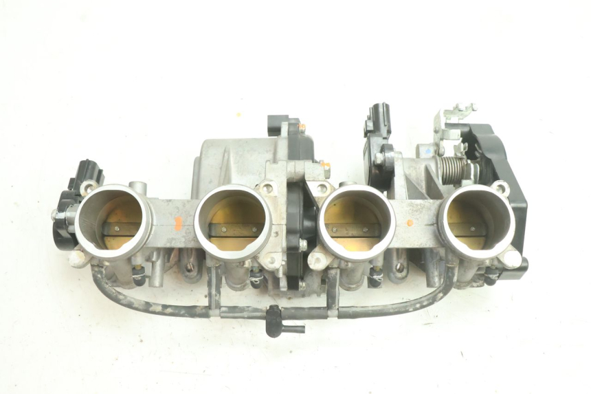 photo de EINSPRITZANLAGE YAMAHA YZF R6 600 (2008 - 2009) - Oberflächenzustand und Material