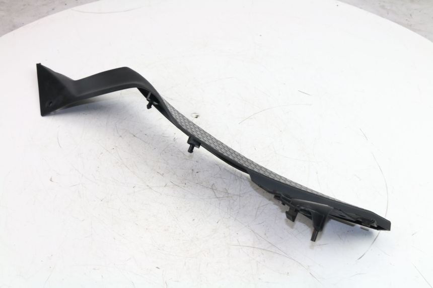 photo de KANZEL INNENVERKLEIDUNG RECHTS KAWASAKI NINJA 300 (2012 - 2017) - Details der Befestigungspunkte