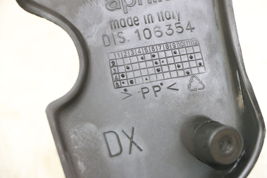 photo de KANZEL INNENVERKLEIDUNG RECHTS APRILIA SCARABEO GT TOURING 125 (1999 - 2005) - Detailansicht des Bauteils