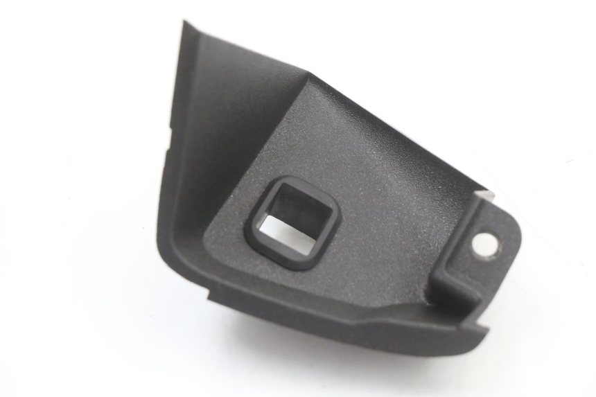 photo de KANZEL INNENVERKLEIDUNG LINKS PIAGGIO X10 125 (2012 - 2017) - Detailansicht des Bauteils