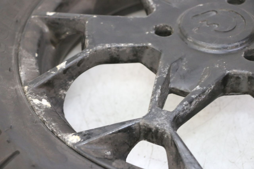 photo de HINTERRADFELGE UND REIFEN QUADRO 4 4D 350 (2015 - 2018) - Details der Befestigungspunkte