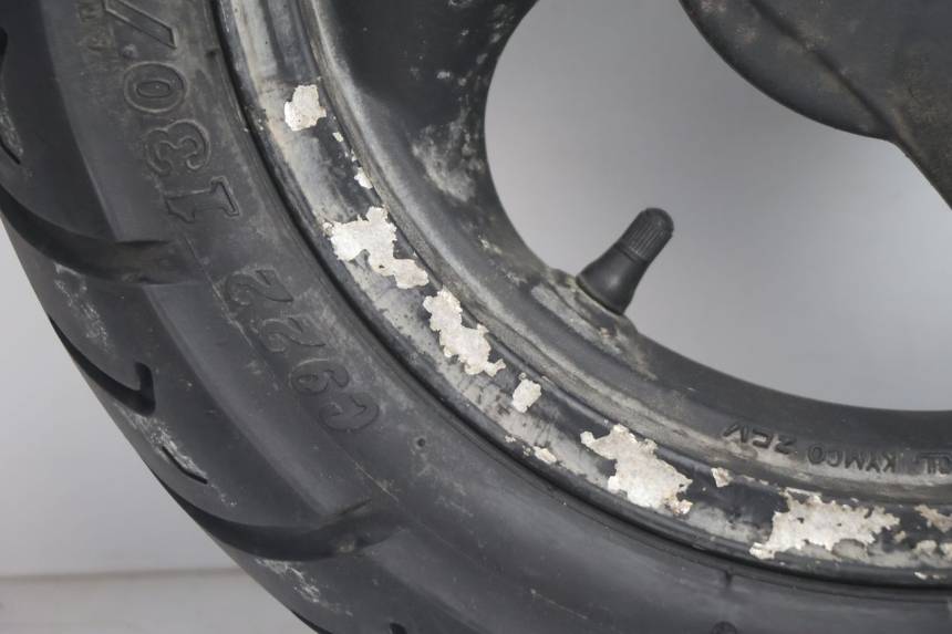 photo de HINTERRADFELGE UND REIFEN KYMCO AGILITY 4T 50 (2005 - 2018) - Details der Befestigungspunkte