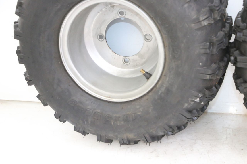 photo de HINTERRADFELGE UND REIFEN ANGELL ENFANT 1 - Charakteristische Merkmale