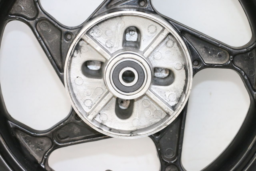 photo de HINTERRADFELGE UND REIFEN MAG POWER BOMBERS 4T 50 (2016 - 2026) - Charakteristische Merkmale