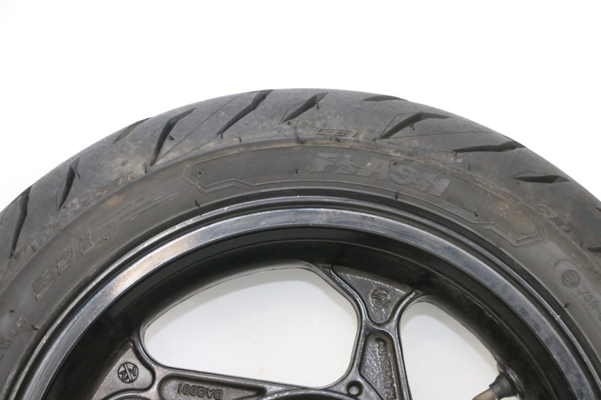 photo de HINTERRADFELGE UND REIFEN MAG POWER BOMBERS 4T 50 (2016 - 2026) - Hochauflösende Nahaufnahme