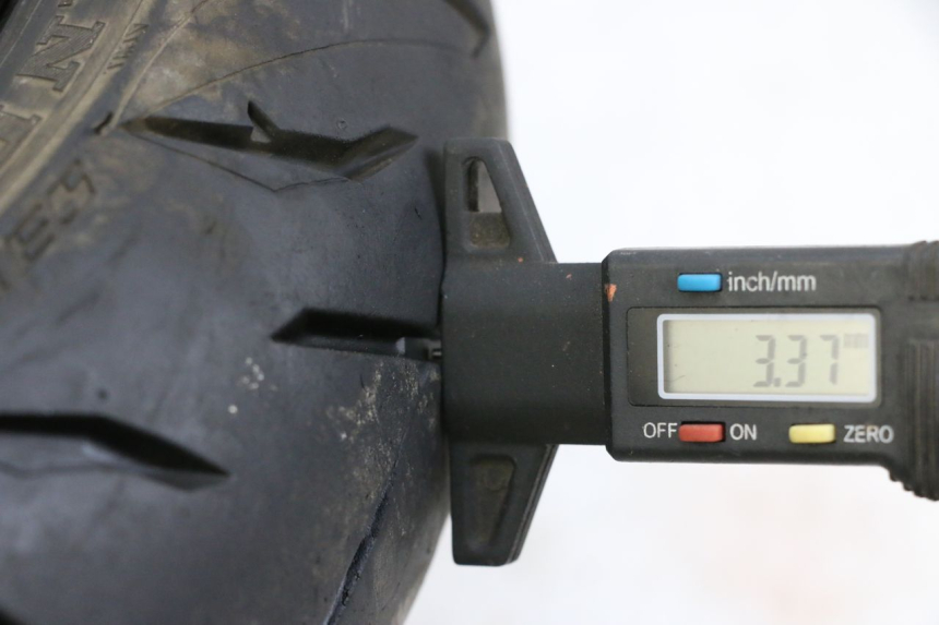 photo de HINTERRADFELGE UND REIFEN MAG POWER BOMBERS 4T 50 (2016 - 2026) - Zoom auf Gebrauchszustand