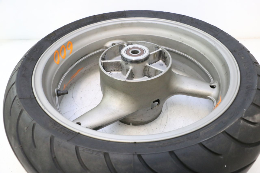 photo de HINTERRADFELGE UND REIFEN HONDA CB F HORNET 600 (2005 - 2006) - Alternative Perspektive