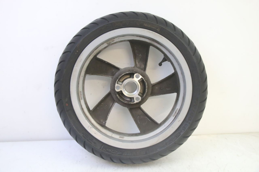 photo de HINTERRADFELGE UND REIFEN PEUGEOT CITYSTAR 50 (2013 - 2017) - Detailansicht des Bauteils