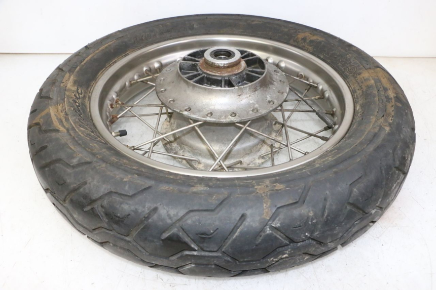 photo de HINTERRADFELGE UND REIFEN APRILIA CLASSIC 125 (1995 - 2001) - Technische Nahaufnahme