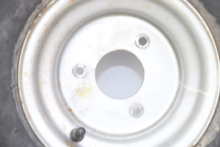 photo de HINTERRADFELGE UND REIFEN SPEEDY DELUXE 125 - Charakteristische Merkmale