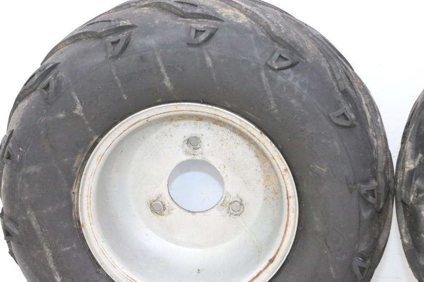 photo de HINTERRADFELGE UND REIFEN SPEEDY DELUXE 125 - Technische Nahaufnahme