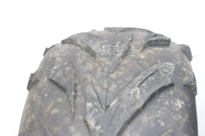 photo de HINTERRADFELGE UND REIFEN SPEEDY DELUXE 125 - Details der Befestigungspunkte