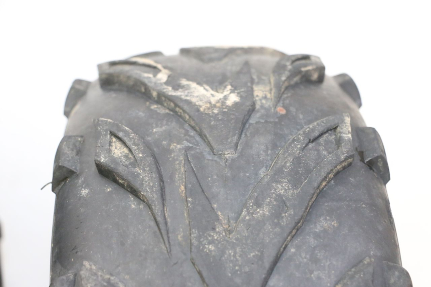 photo de HINTERRADFELGE UND REIFEN SPEEDY DELUXE 125 - Oberflächenzustand und Material