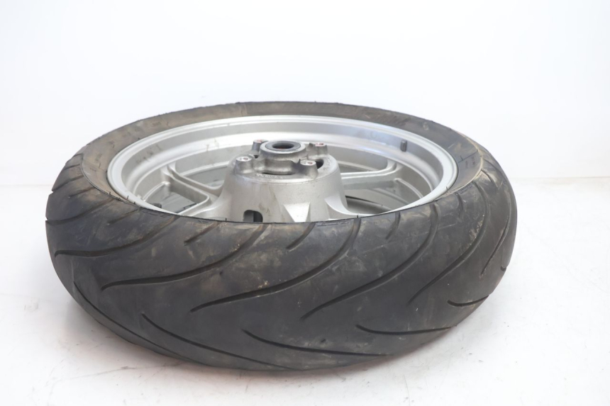 photo de HINTERRADFELGE UND REIFEN KAWASAKI ER-6 ER6 N 650 (2005 - 2009) - Technische Nahaufnahme