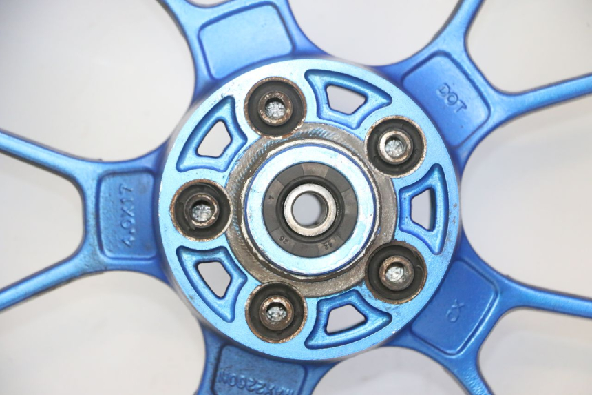 photo de HINTERRADFELGE UND REIFEN STAHO FH 50 (2018 - 2019) - Alternativer Blickwinkel