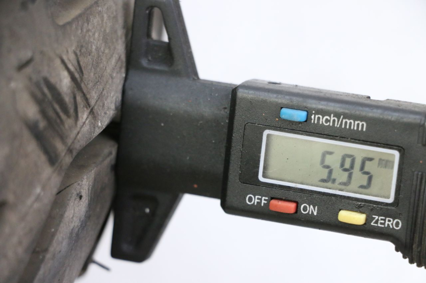 photo de HINTERRADFELGE UND REIFEN YAMAHA FJ 36Y 1100 (1984 - 1985) - Zoom auf Gebrauchszustand