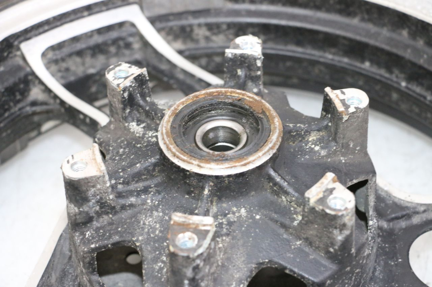 photo de HINTERRADFELGE UND REIFEN YAMAHA FJ 36Y 1100 (1984 - 1985) - Gesamtansicht des Produkts