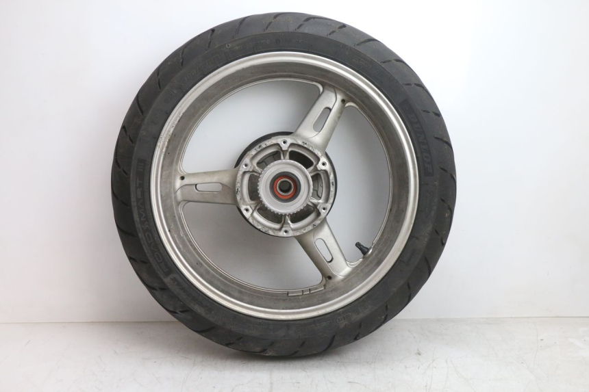 photo de HINTERRADFELGE UND REIFEN YAMAHA FJR 1300 (2001 - 2005) - Hauptansicht