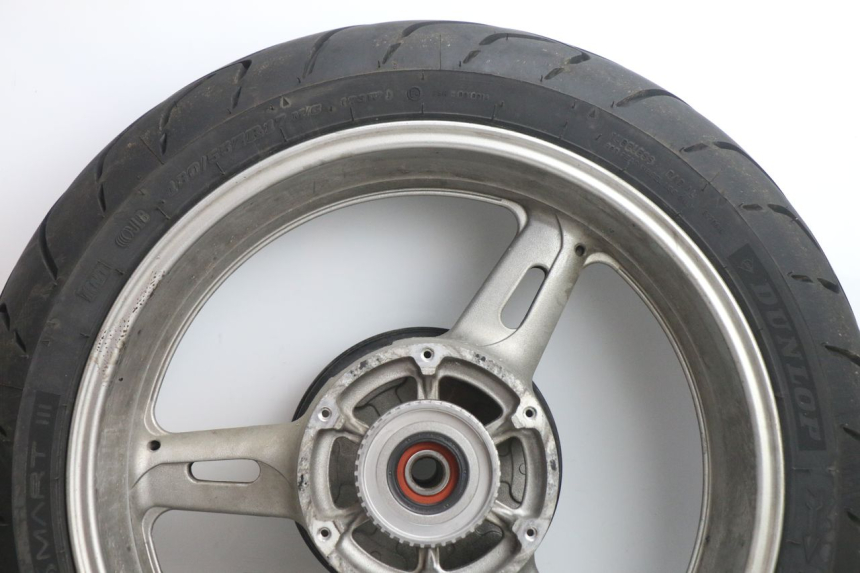 photo de HINTERRADFELGE UND REIFEN YAMAHA FJR 1300 (2001 - 2005) - Detailansicht des Bauteils