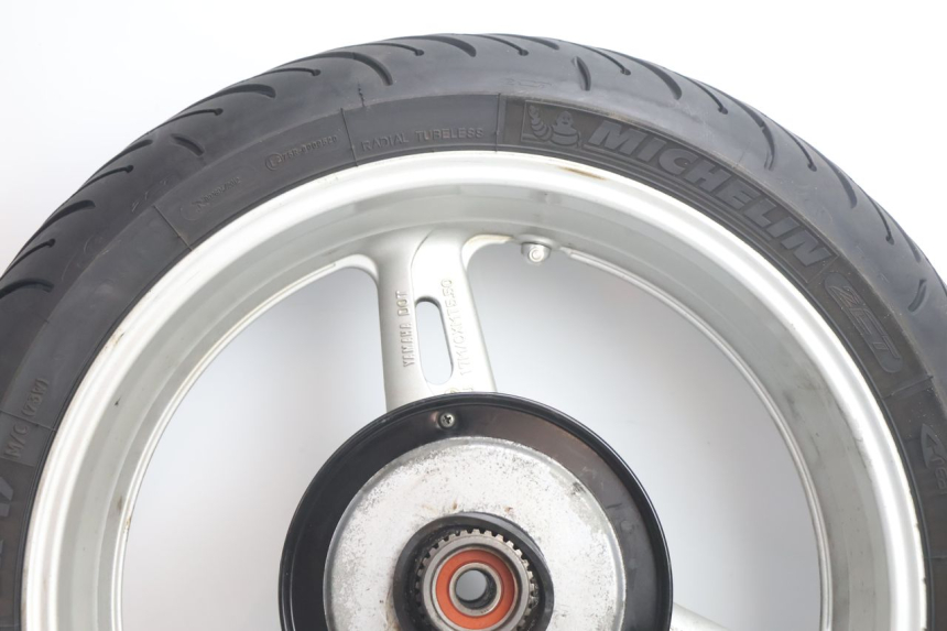 photo de HINTERRADFELGE UND REIFEN YAMAHA FJR 1300 (2001 - 2005) - Detailansicht des Bauteils