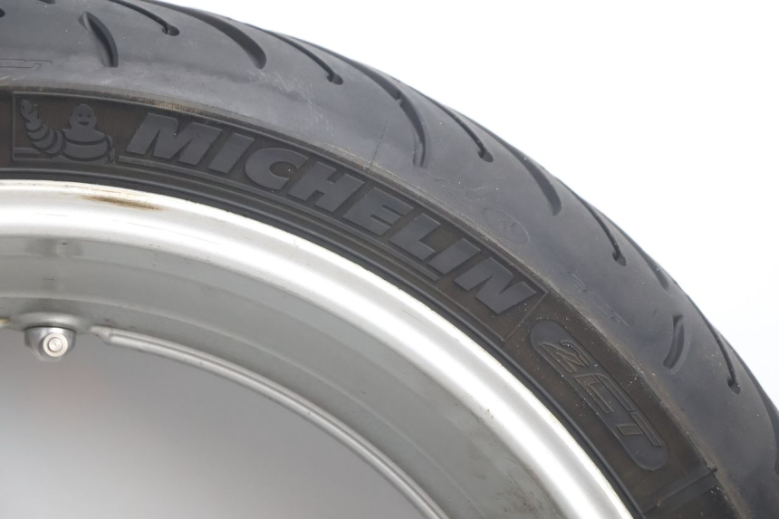photo de HINTERRADFELGE UND REIFEN YAMAHA FJR 1300 (2001 - 2005) - Weitere Ansicht des Artikels