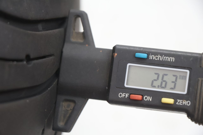 photo de HINTERRADFELGE UND REIFEN YAMAHA FJR 1300 (2001 - 2005) - Hochauflösende Nahaufnahme