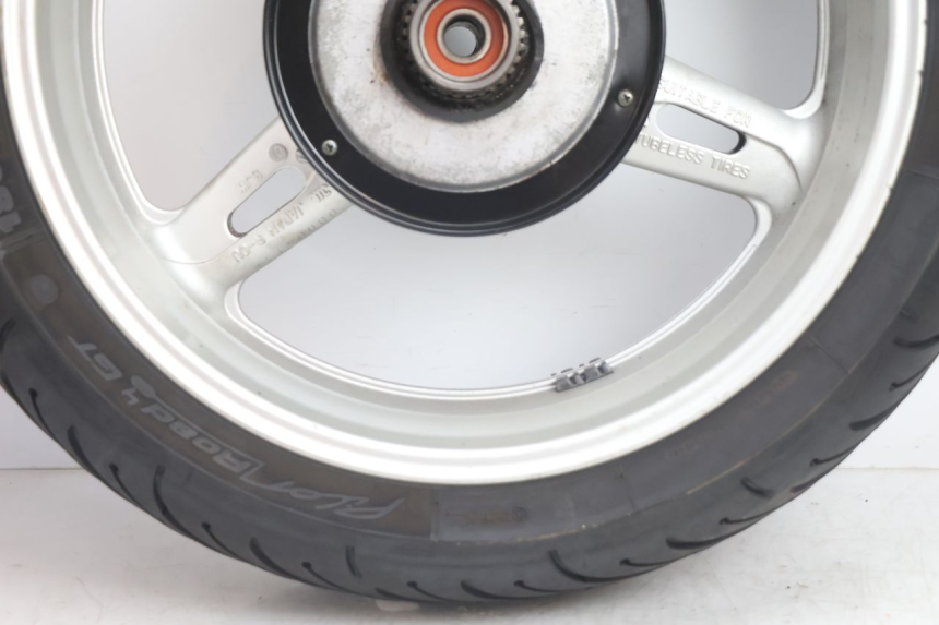 photo de HINTERRADFELGE UND REIFEN YAMAHA FJR 1300 (2001 - 2005) - Zoom auf Gebrauchszustand