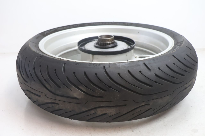 photo de HINTERRADFELGE UND REIFEN YAMAHA FJR 1300 (2001 - 2005) - Technische Nahaufnahme