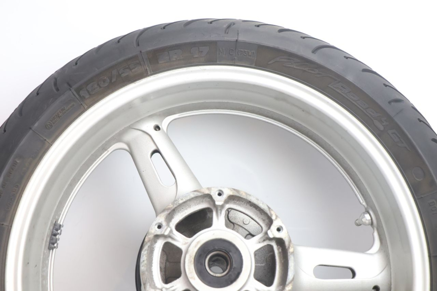 photo de HINTERRADFELGE UND REIFEN YAMAHA FJR 1300 (2001 - 2005) - Details der Befestigungspunkte