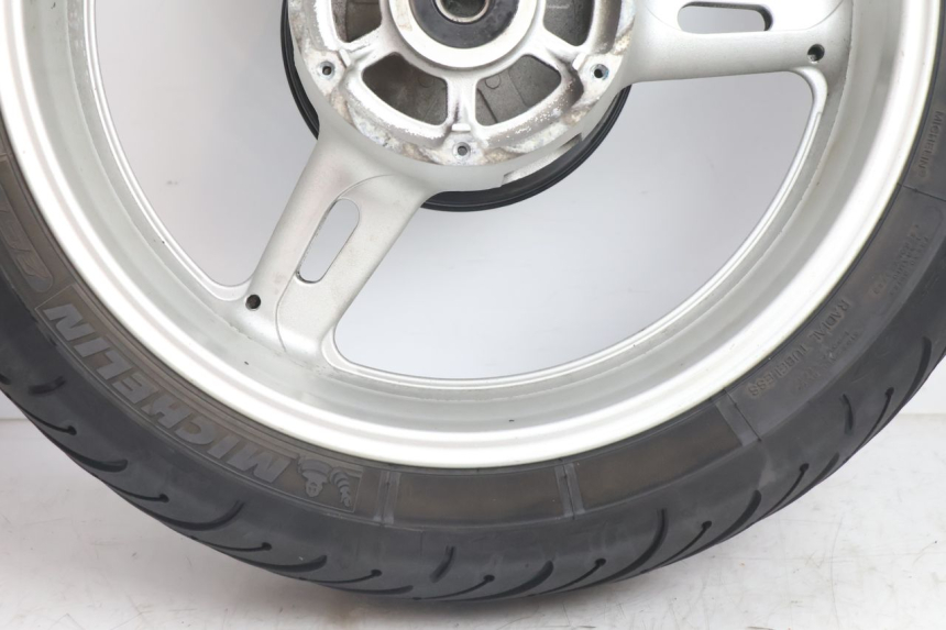 photo de HINTERRADFELGE UND REIFEN YAMAHA FJR 1300 (2001 - 2005) - Oberflächenzustand und Material