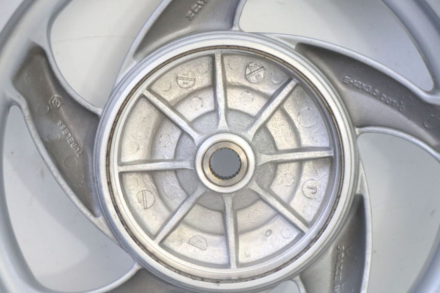 photo de HINTERRADFELGE UND REIFEN PIAGGIO FLY 2T 50 (2004 - 2017) - Weitere Ansicht des Artikels