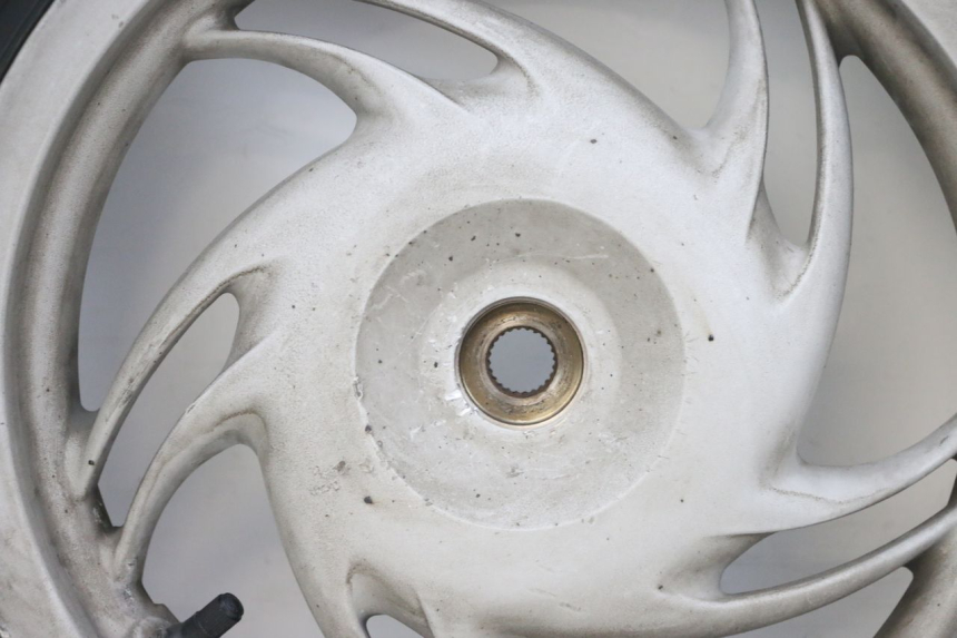 photo de HINTERRADFELGE UND REIFEN PIAGGIO FLY 4T 50 (2013 - 2017) - Ergänzendes Produktfoto