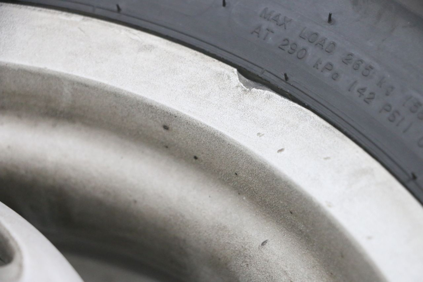 photo de HINTERRADFELGE UND REIFEN PIAGGIO FLY 4T 50 (2013 - 2017) - Details der Befestigungspunkte