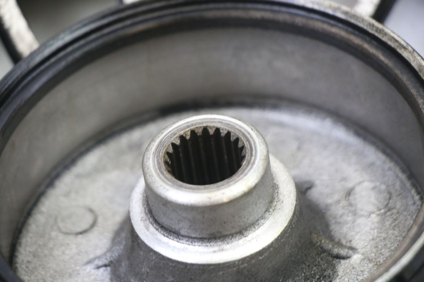 photo de HINTERRAD UND REIFEN VENESI FLY RETRO 4T 50 (2020 - 2025) - Oberflächenzustand und Material