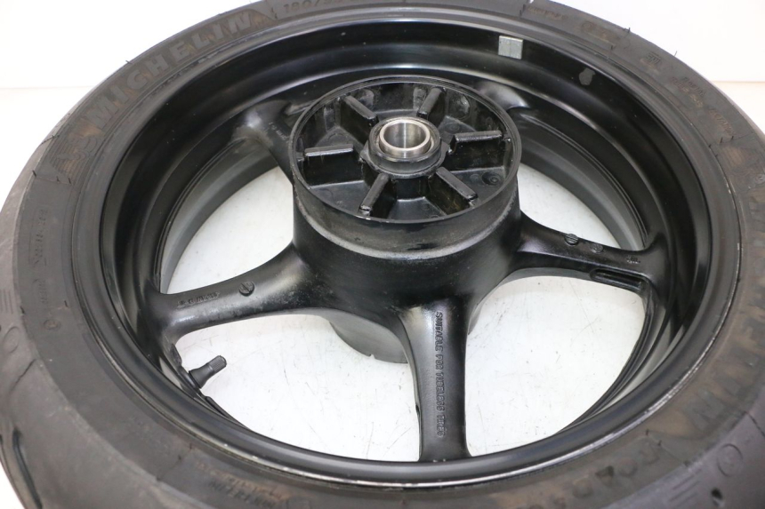 photo de HINTERRADFELGE UND REIFEN YAMAHA FZ6 FAZER S2 600 (2007 - 2011) - Charakteristische Merkmale