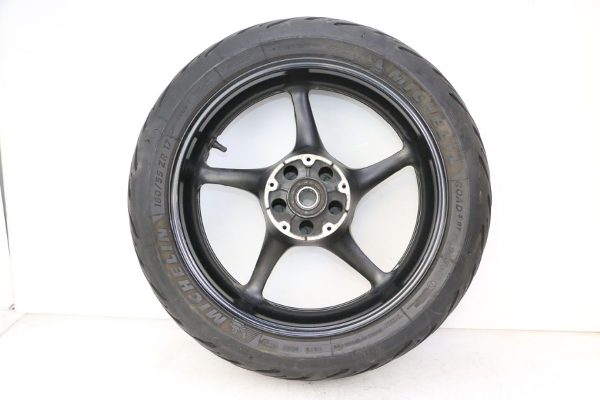 photo de HINTERRADFELGE UND REIFEN YAMAHA FZ6 FAZER S2 600 (2007 - 2011) - Detaillierte Sichtprüfung