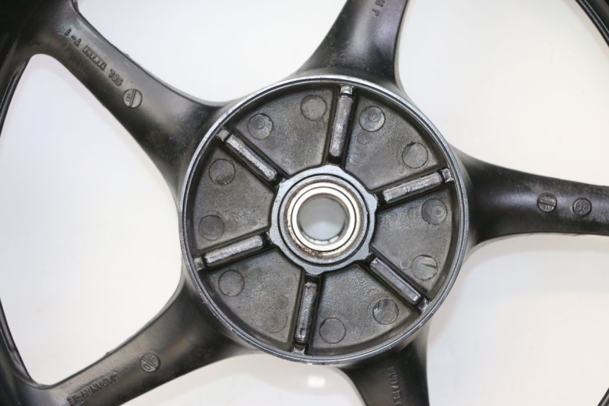 photo de HINTERRADFELGE UND REIFEN YAMAHA FZ6 FAZER S2 600 (2007 - 2011) - Detailansicht des Bauteils