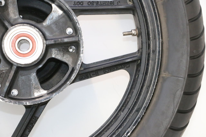 photo de HINTERRADFELGE UND REIFEN KAWASAKI GPX F ZX750F 750 (1986 - 1990) - Weitere Ansicht des Artikels